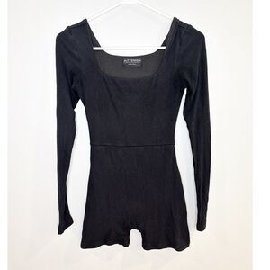 Kittenish ribbed long sleeve romper black